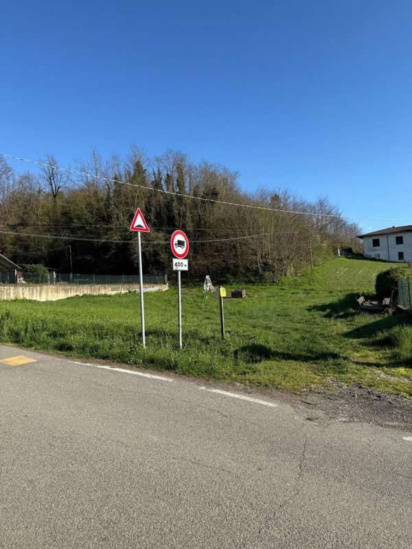 terreno edificabile in vendita a Sarezzano