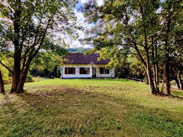 casale in vendita a Sarezzano in zona Sant'Innocenzo