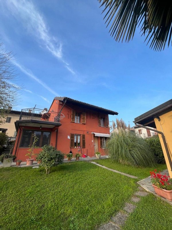 casa indipendente in vendita a Serralunga di Crea