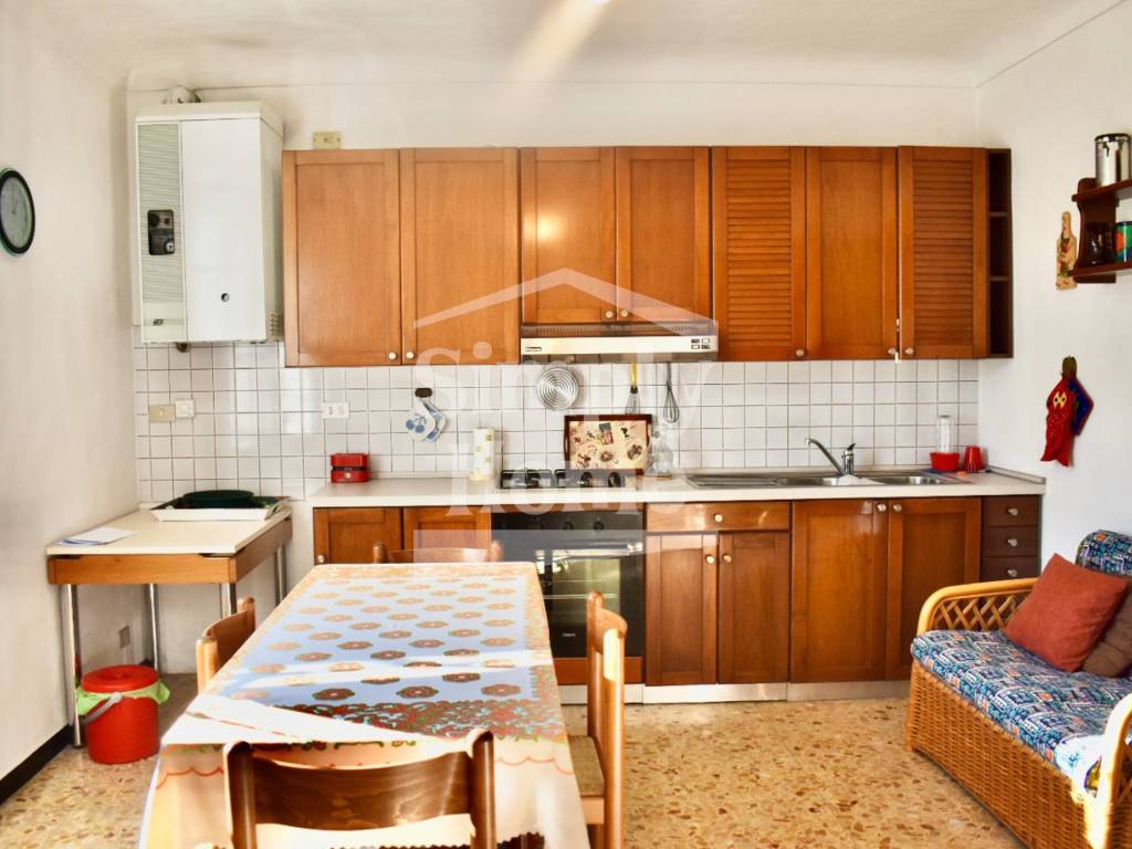 intera palazzina in vendita a Serralunga di Crea in zona Madonnina