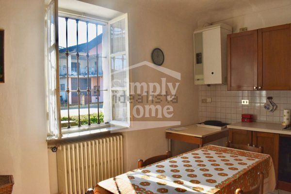 casa indipendente in vendita a Serralunga di Crea in zona Madonnina