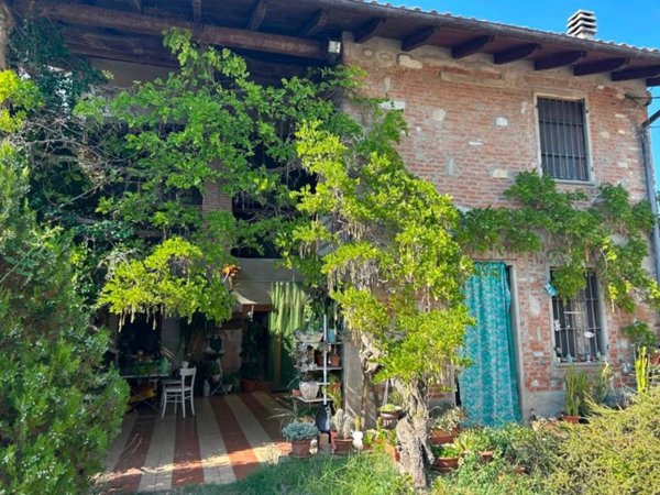 casa indipendente in vendita a Serralunga di Crea in zona Madonnina