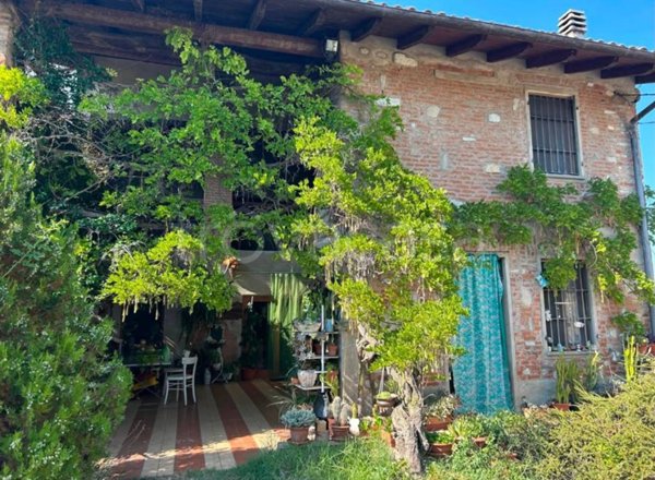 casa indipendente in vendita a Serralunga di Crea in zona Madonnina