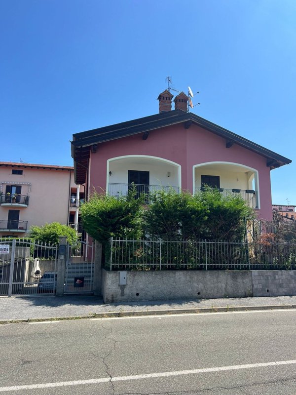 casa indipendente in vendita a Serravalle Scrivia