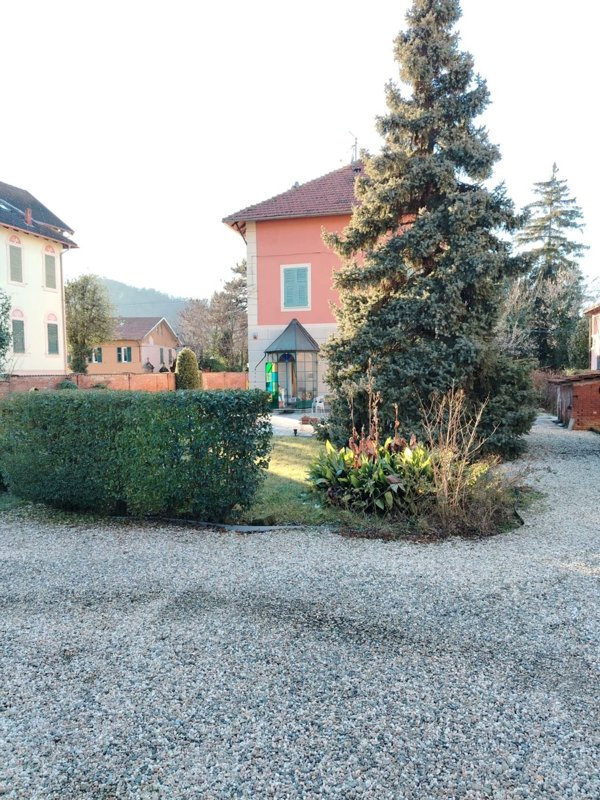 casa indipendente in vendita a Serravalle Scrivia