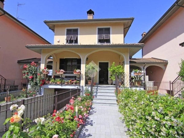 casa indipendente in vendita a Serravalle Scrivia