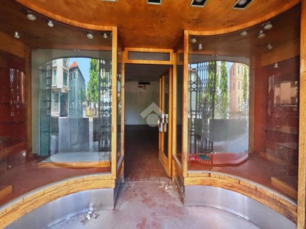 negozio in vendita a Serravalle Scrivia