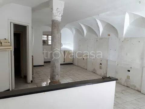 locale commerciale in vendita a Serravalle Scrivia