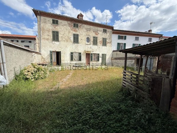casa indipendente in vendita a Sezzadio