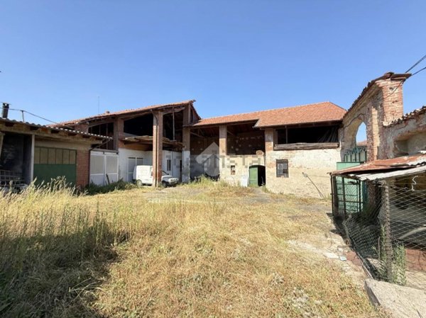 casa semindipendente in vendita a Sezzadio