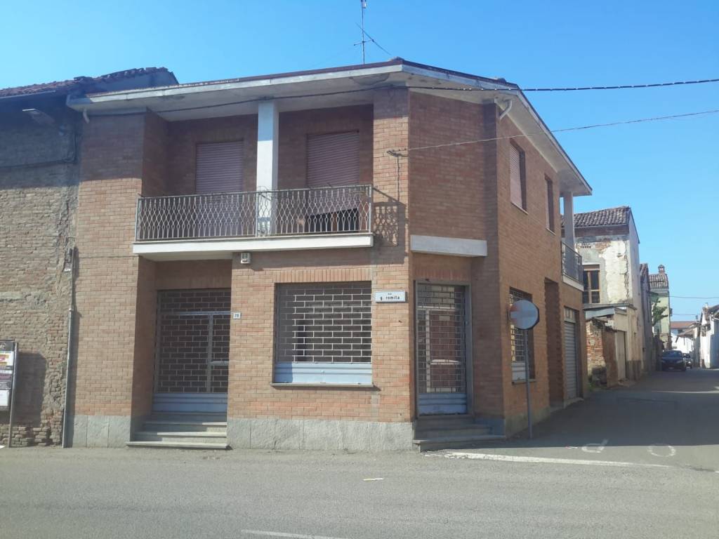 casa indipendente in vendita a Sezzadio in zona Boschi