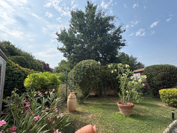 casa indipendente in vendita a Sezzadio in zona Boschi