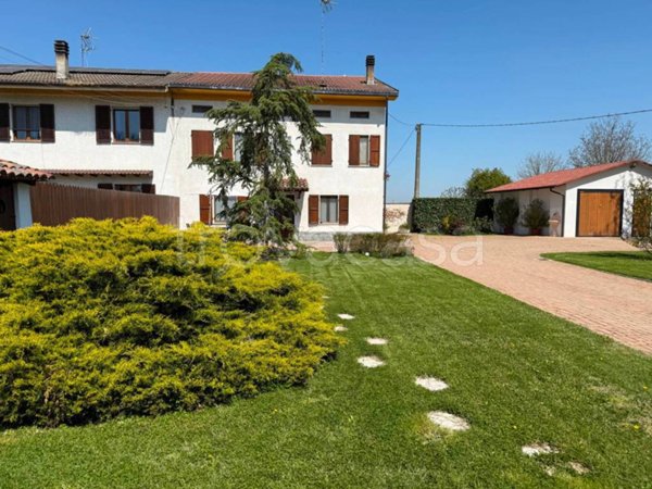 casa indipendente in vendita a Solero