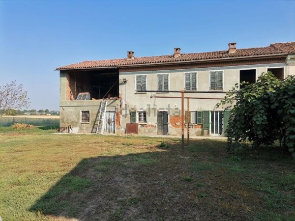 casale in vendita a Solero