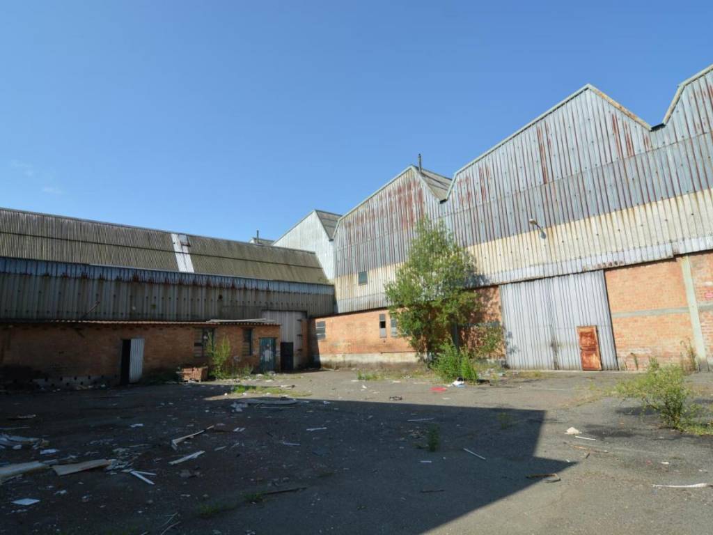 locale commerciale in vendita a Solero