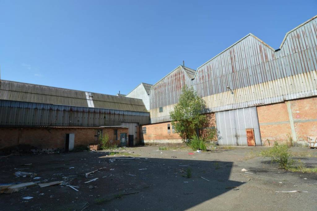 locale commerciale in vendita a Solero