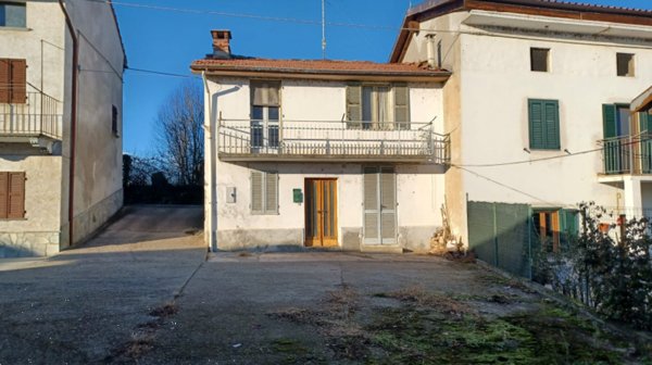 casa indipendente in vendita a Solonghello in zona Fabiano