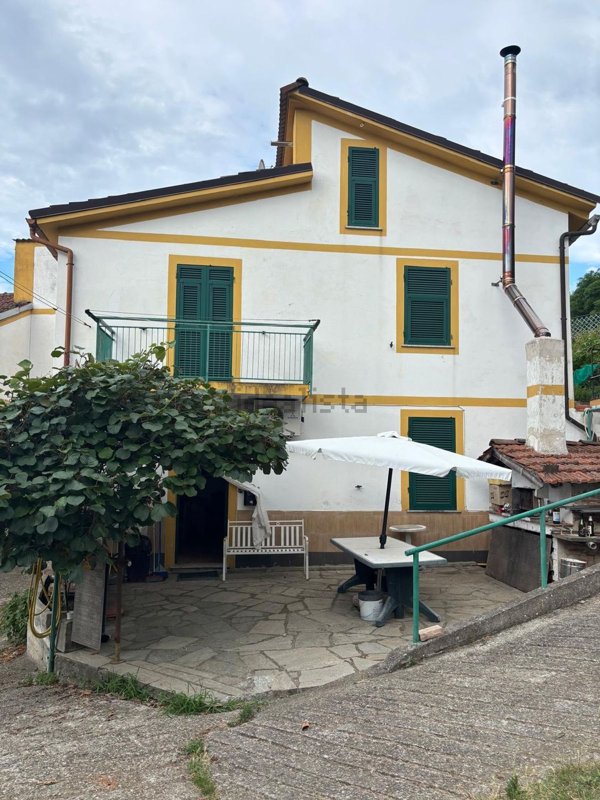 casa indipendente in vendita a Spigno Monferrato in zona Montaldo