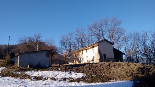 casale in vendita a Spigno Monferrato in zona Rocchetta