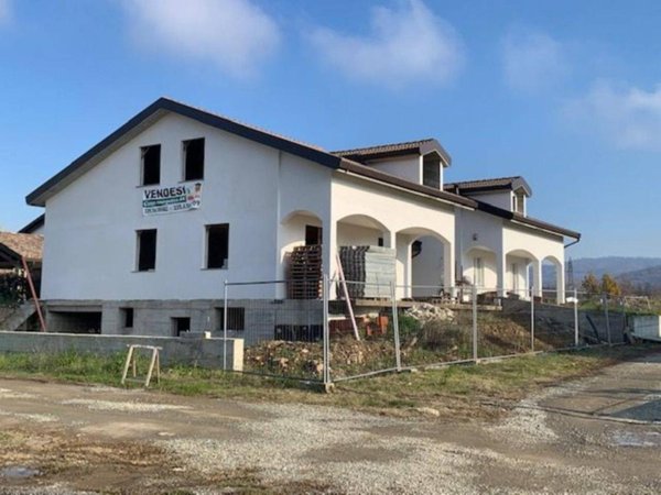 casa indipendente in vendita a Stazzano