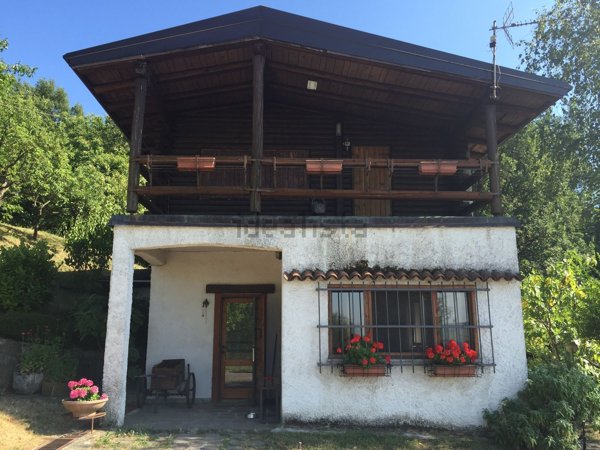 casa indipendente in vendita a Stazzano