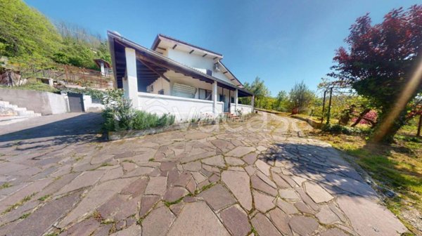 casa indipendente in vendita a Stazzano