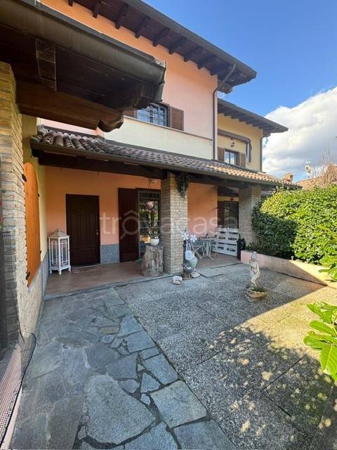 casa indipendente in vendita a Stazzano