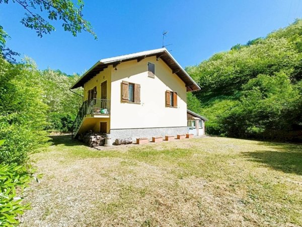 casa indipendente in vendita a Stazzano