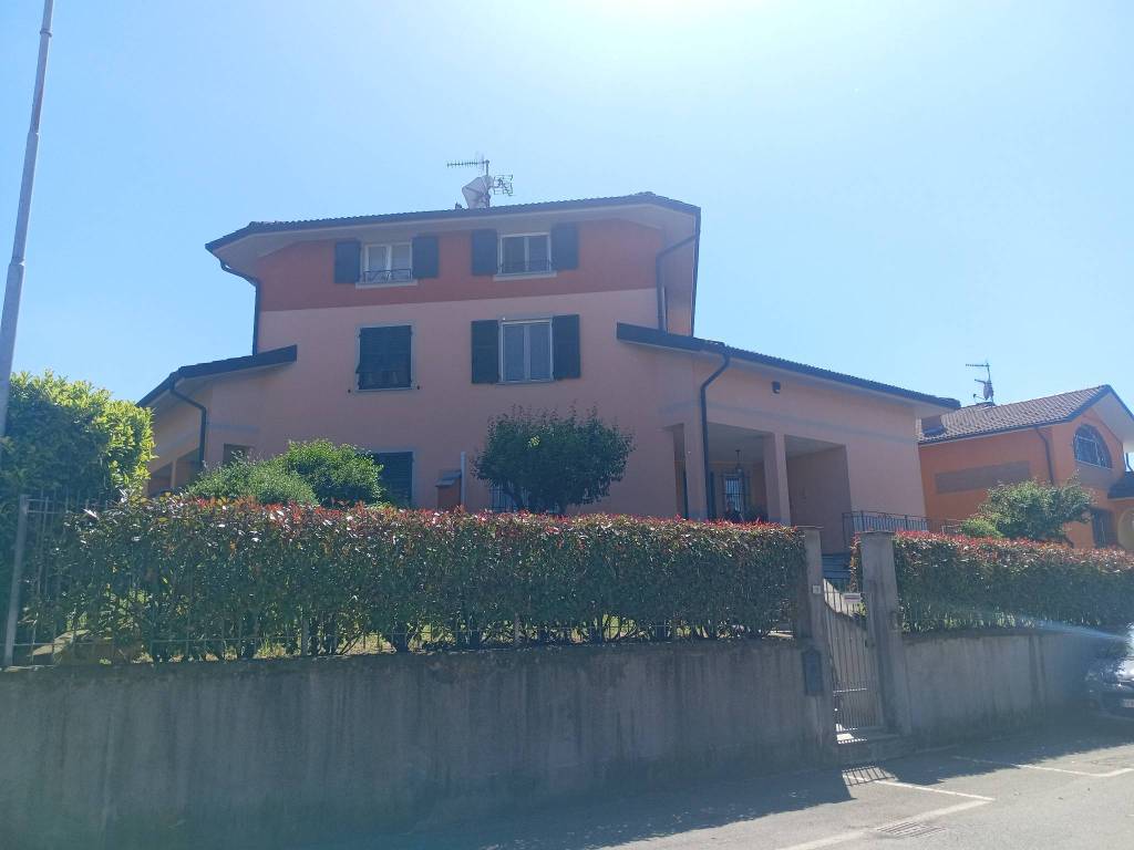 casa indipendente in vendita a Stazzano