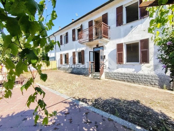 appartamento in vendita a Stazzano in zona Vargo
