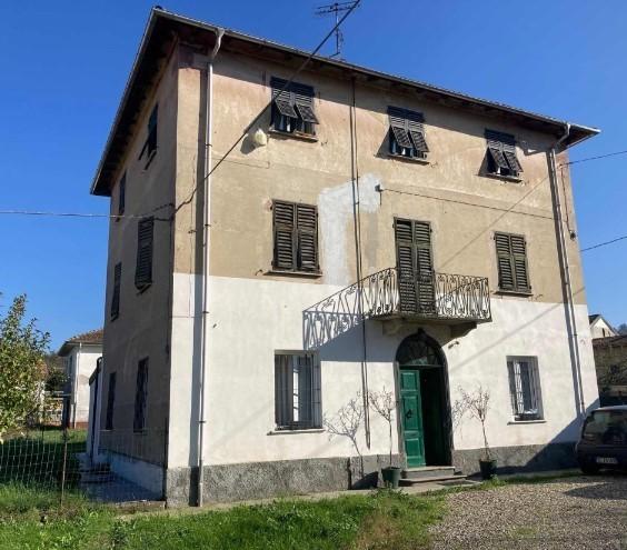 esavano in vendita a Stazzano