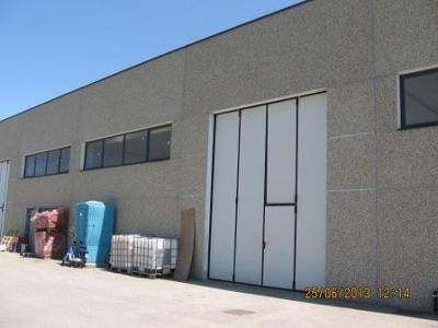 locale commerciale in vendita a Stazzano