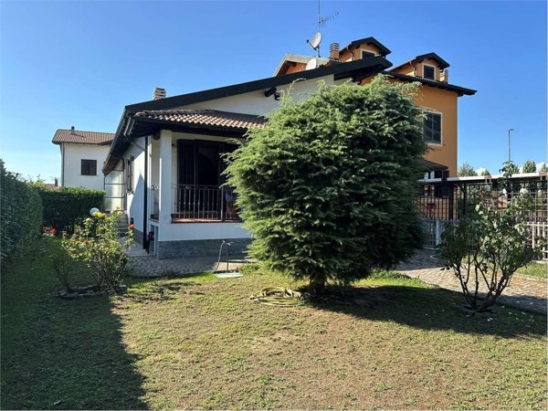casa indipendente in vendita a Stazzano