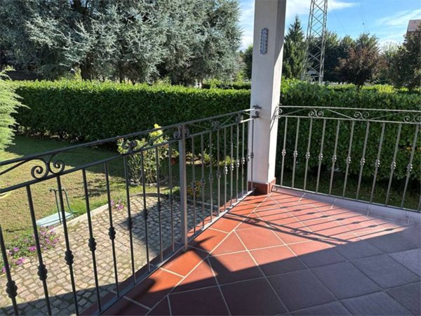 casa indipendente in vendita a Stazzano