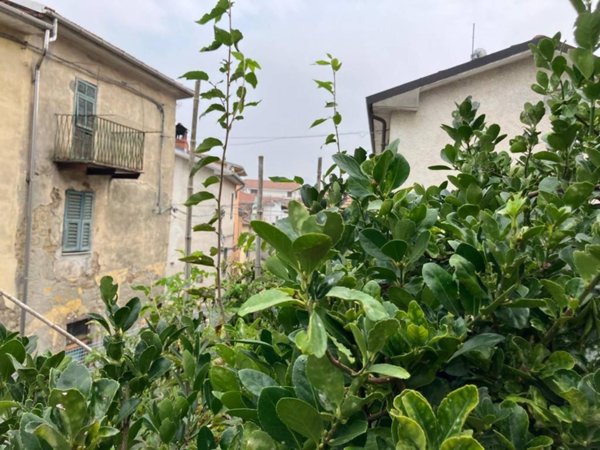 casa indipendente in vendita a Stazzano in zona Vargo