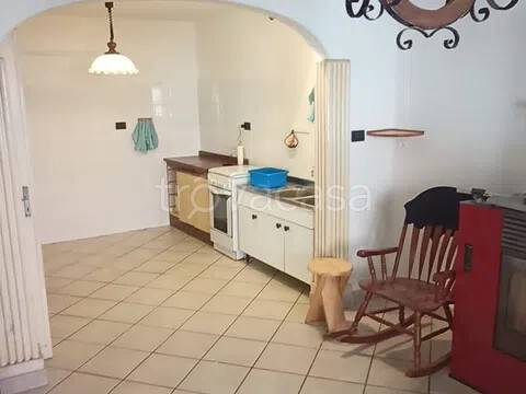 casa indipendente in vendita a Stazzano