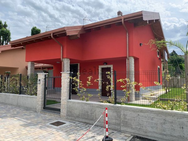 casa indipendente in vendita a Stazzano