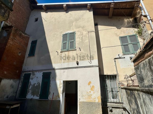 casa indipendente in vendita a Stazzano