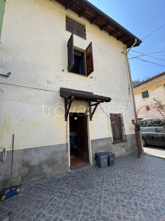 casa indipendente in vendita a Stazzano