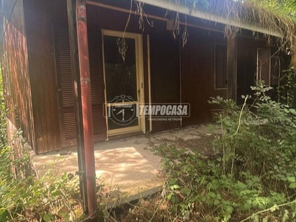 casa indipendente in vendita a Stazzano