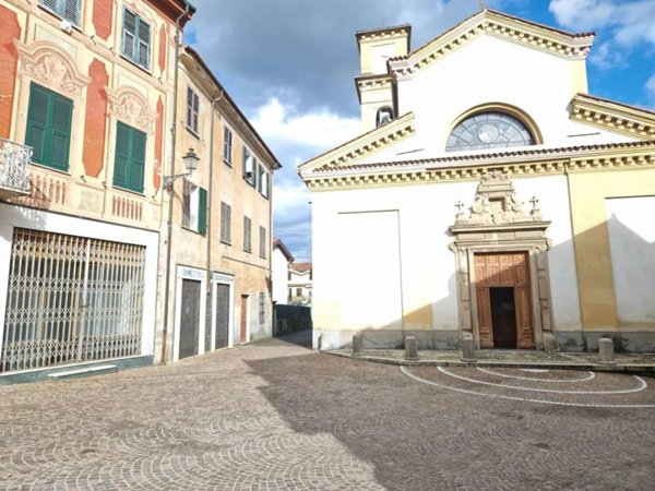negozio in vendita a Stazzano