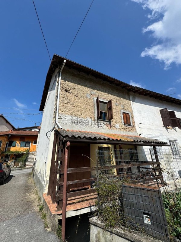 casa indipendente in vendita a Stazzano