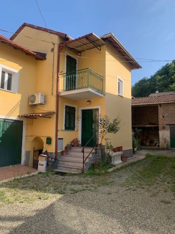 casa indipendente in vendita a Stazzano