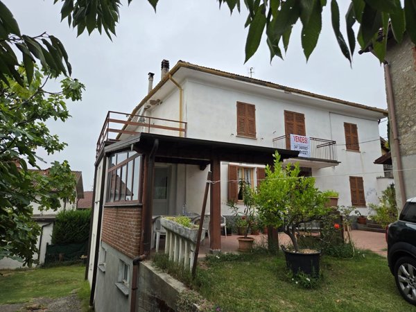 casa indipendente in vendita a Stazzano in zona Vargo