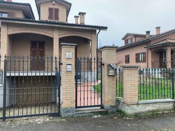 casa indipendente in vendita a Stazzano