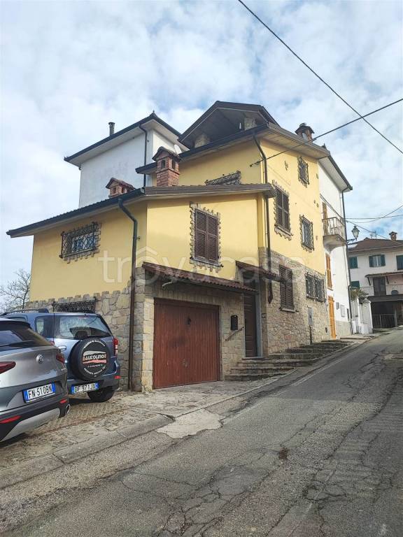 casa indipendente in vendita a Stazzano in zona Vargo