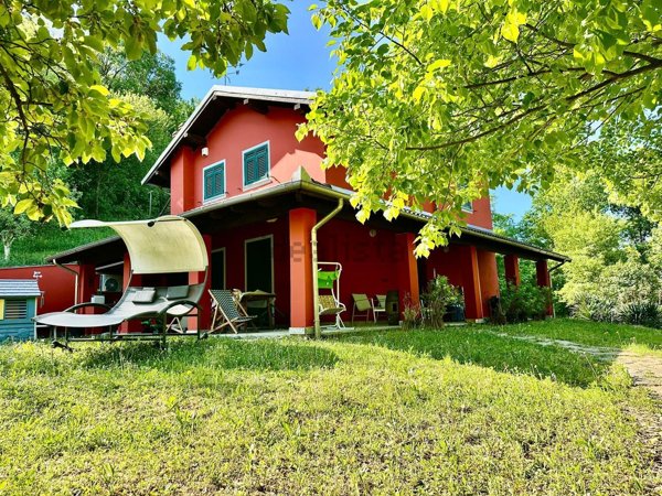 casa indipendente in vendita a Stazzano