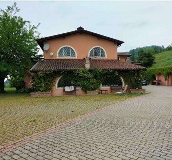 casa indipendente in vendita a Stazzano