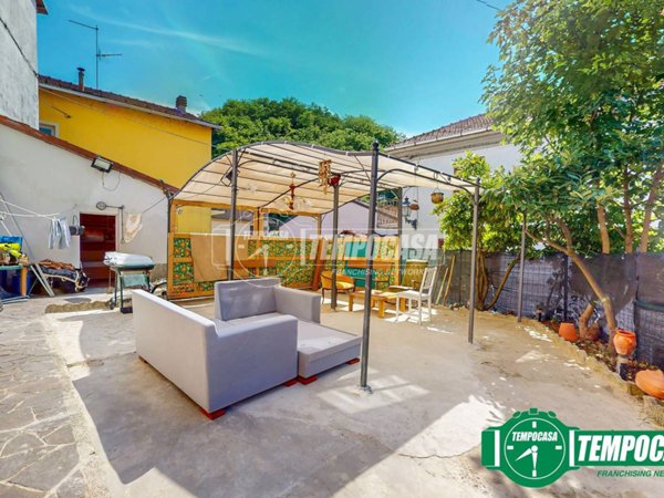casa indipendente in vendita a Stazzano in zona Monterosso