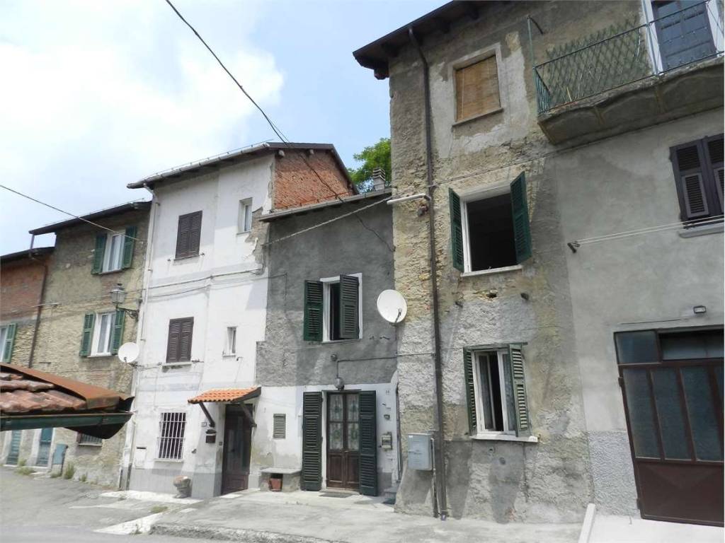 casa indipendente in vendita a Stazzano